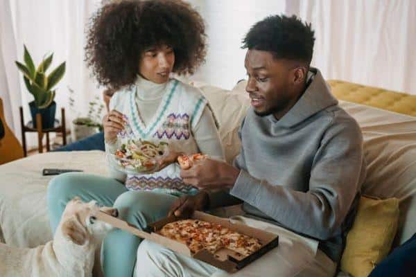 los perros pueden comer pizza