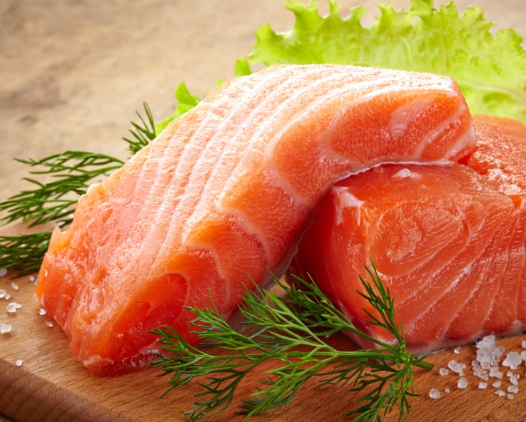 Salmón como ingrediente del alimento para mascotas HIll's